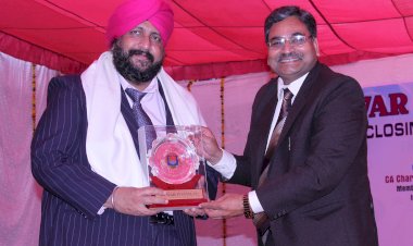 Awarded with  Sh. FCA Charanjot Singh Nanda, Managing Partner-CJS NANDA & Associates and Chairman IASB, ICAI