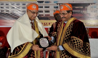 With Prof. Chandrakant Kokate, Vice-Chancellor, National Advisor Society of Pharmacognosy, KLE University, India