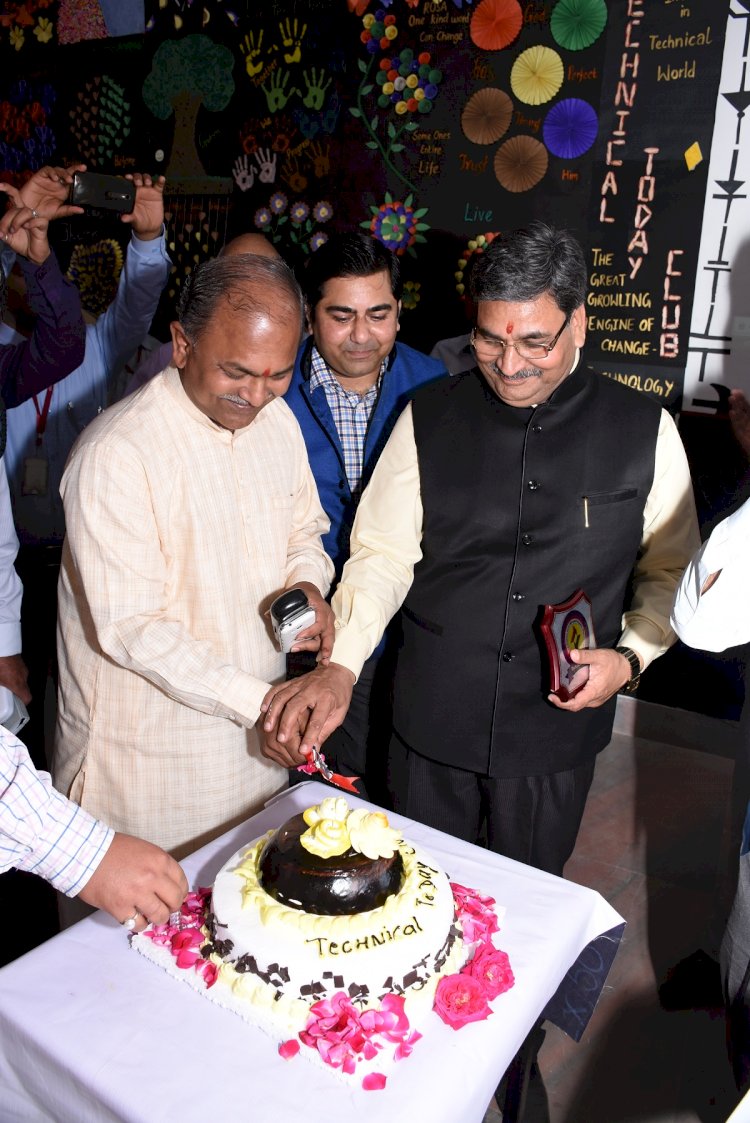 Awarded with  Sh. Jayant Sahasrabudhe, National Organising Secretary at Vijnana Bharati